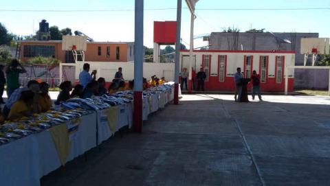 Invierte Texoloc más de 500 mil pesos en uniformes escolares imagen 4