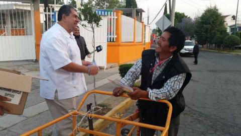 Víctor Briones aprovecha la mañana con campaña de contacto directo imagen 1