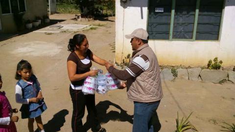 Ayuntamiento entrega regalos a las mamás en sus domicilios imagen 2