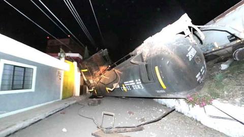 Se descarrila "La Bestia" en Apizaco, no hay muertos imagen 3