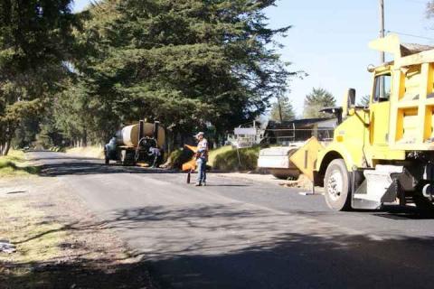 Reanudan rehabilitación de tramo carretero en Nanacamilpa imagen 3