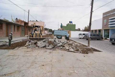 Inician obra de adoquinamiento de la Calle Ocampo en Nanacamilpa imagen 3