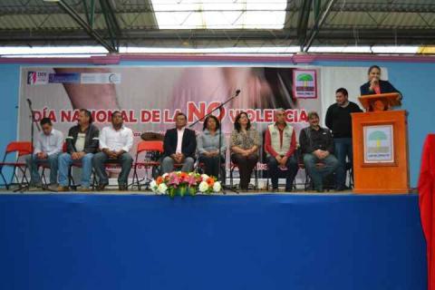 Conmemoran el Día a la No Violencia contra la Mujer imagen 15