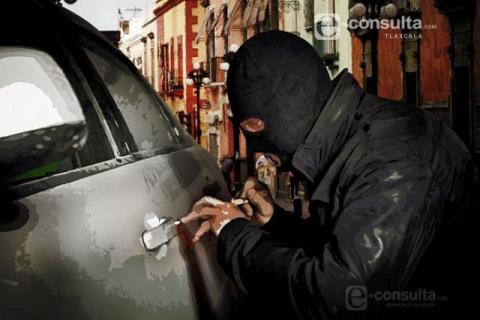 Ausente policia de Papalotla ante robo de auto