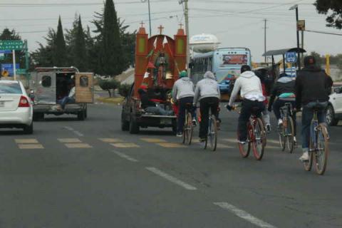 Miles de peregrinos cruzan por Tlaxcala rumbo a la Villa de Guadalupe imagen 11
