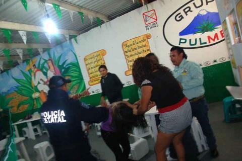 Escándalos de borrachos y borrachas en la Feria de Tlaxcala 2015 imagen 7