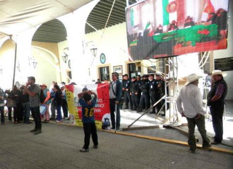 Se manifiestan trabajadores de Sandak en Calpulalpan imagen 6