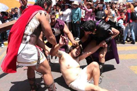 Viacrusis de Santa Ana Chiautempan 2016 imagen 8