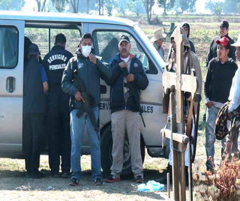 "La policía nos agredió, descuartizaron a mi nieto". Abuelo imagen 9