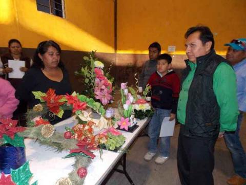 Alcalde clausura curso de floristería imagen 1