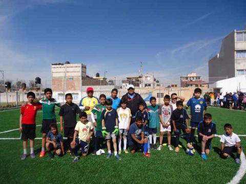 Inaugura Víctor Castro López cancha deportiva imagen 3