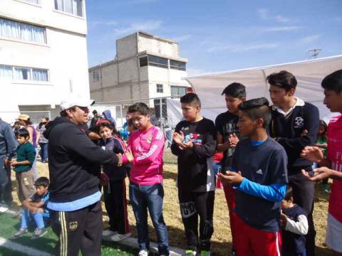 Inaugura Víctor Castro López cancha deportiva imagen 4