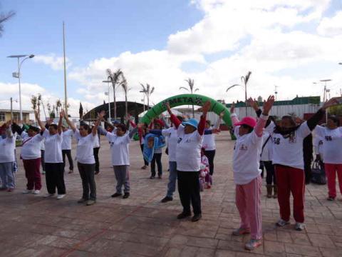 Premian a ganadoras de Carrera de la Mujer imagen 1