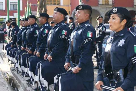 Lilia Caritina Olvera encabeza Izamiento de bandera imagen 4