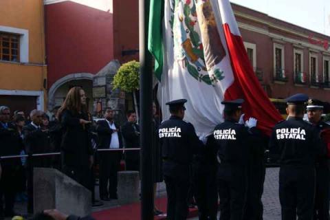 Lilia Caritina Olvera encabeza Izamiento de bandera imagen 11