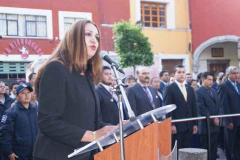 Lilia Caritina Olvera encabeza Izamiento de bandera imagen 10