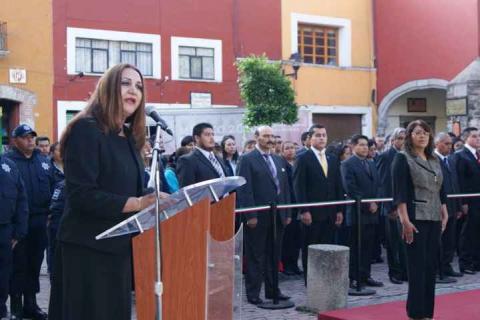 Lilia Caritina Olvera encabeza Izamiento de bandera imagen 9