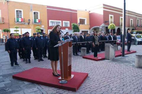 Lilia Caritina Olvera encabeza Izamiento de bandera imagen 5