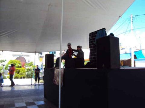 En Zacualpan presenciaron la obra “atrapados entre títeres” imagen 4