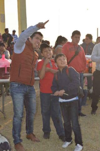 Zainos Flores apoyó a las tradicionales coleadas en Tepeyanco imagen 4