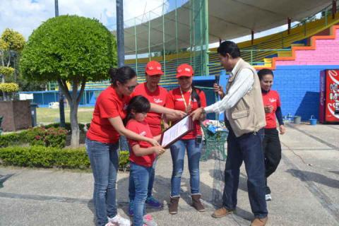 Reconocen a empresa que rehabilitó centro deportivo imagen 2