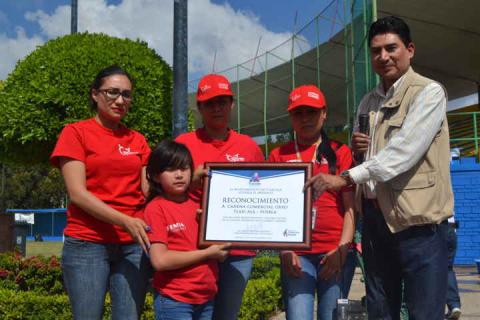 Reconocen a empresa que rehabilitó centro deportivo imagen 5