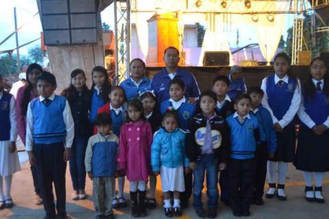 Reconocen a niños destacados de Cuauhtelulpan imagen 2