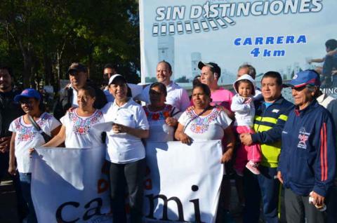 Encabeza Adriana Dávila carrera pro migrantes “Sin distinciones” en Apizaco imagen 1