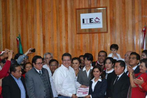 Mena Rodríguez se registró como candidato al gobierno imagen 2