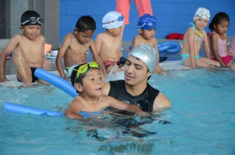 Convive AEJ con infantes en Polideportivo “Carlos Castillo Peraza” imagen 3
