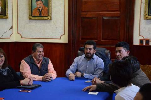 Renuncia Víctor Briones a la secretaria del ayuntamiento capitalino; asume el cargo Benjamín Ávila imagen 2