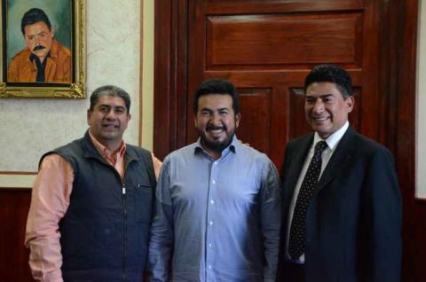 Renuncia Víctor Briones a la secretaria del ayuntamiento capitalino; asume el cargo Benjamín Ávila imagen 1