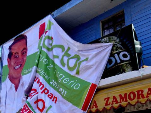Seguidores de Vega buscan retirar lona de Domínguez imagen 1