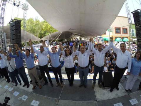 Mega cierre de Adriana Dávila, más de 35 mil la respaldan imagen 3