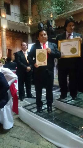 Sánchez Tlapapal fue galardonado con el “Sol de Oro” imagen 2