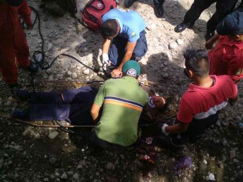 Cae sujeto al rio Zahuapan y es rescatado con vida imagen 4