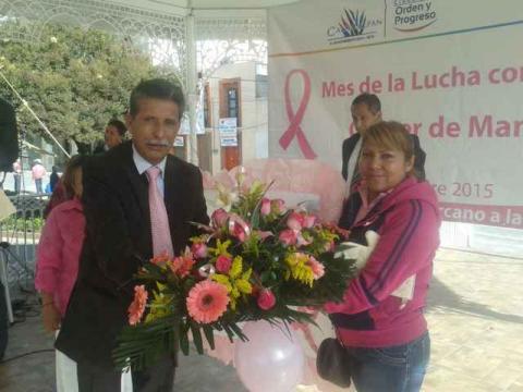 Marchan en Calpulalpan en conmemoración del mes contra Cáncer de Mama imagen 4