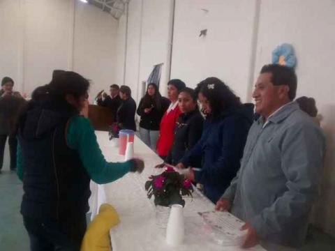 Alcalde y presidenta del SMDIF clausuran curso de deshilado imagen 1