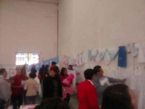 Alcalde y presidenta del SMDIF clausuran curso de deshilado imagen 3