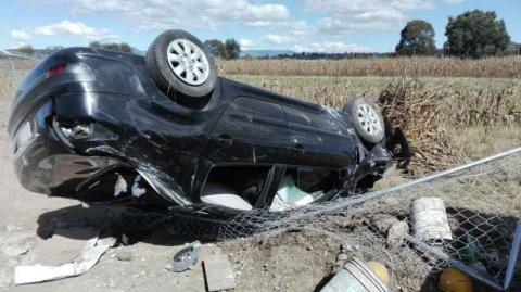 Un muerto deja volcadura en carretera Apizaco-Huamantla imagen 3