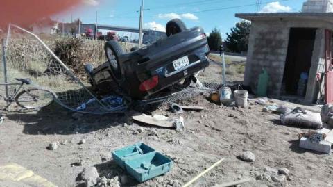 Un muerto deja volcadura en carretera Apizaco-Huamantla imagen 1