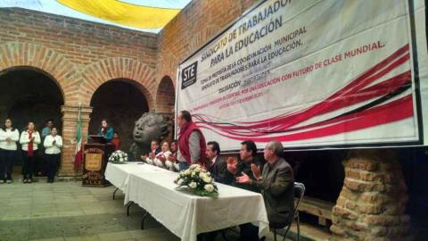 Hueyotlipan y Huamantla formalizan con el STE imagen 2