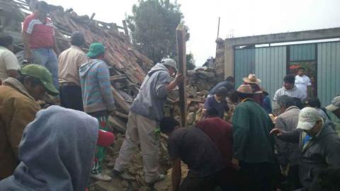 Albañil a punto de morir sepultado en obra en construcción imagen 2