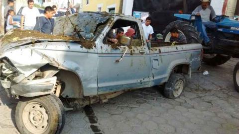 Tres lesionados deja camioneta sin frenos al impactarse contra casa imagen 1