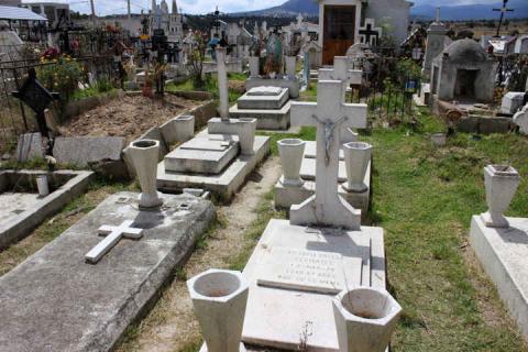 “Listos los Panteones de Calpulalpan para recibir miles de visitantes en celebraciones por día de muertos”: VHR imagen 1
