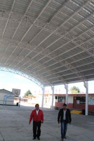 Escuelas de Xaloztoc contarán con techumbre en patio cívico imagen 2