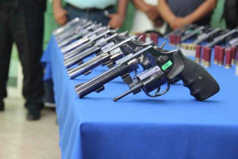 Entrega FRS armamento a elementos de seguridad pública imagen 5