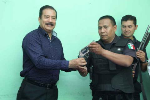 Entrega FRS armamento a elementos de seguridad pública imagen 7
