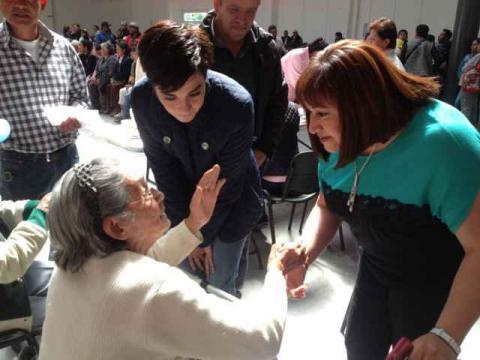 Más de tres mil lentes reciben personas de escasos recursos en la capital imagen 2