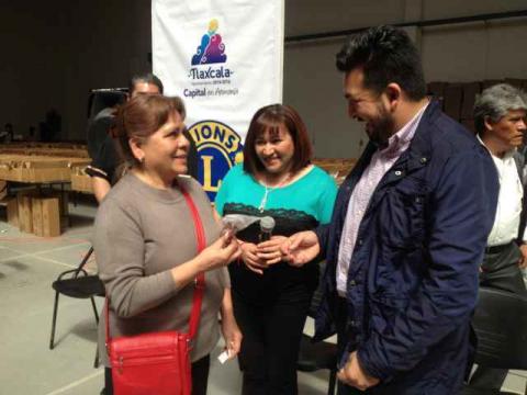 Más de tres mil lentes reciben personas de escasos recursos en la capital imagen 1